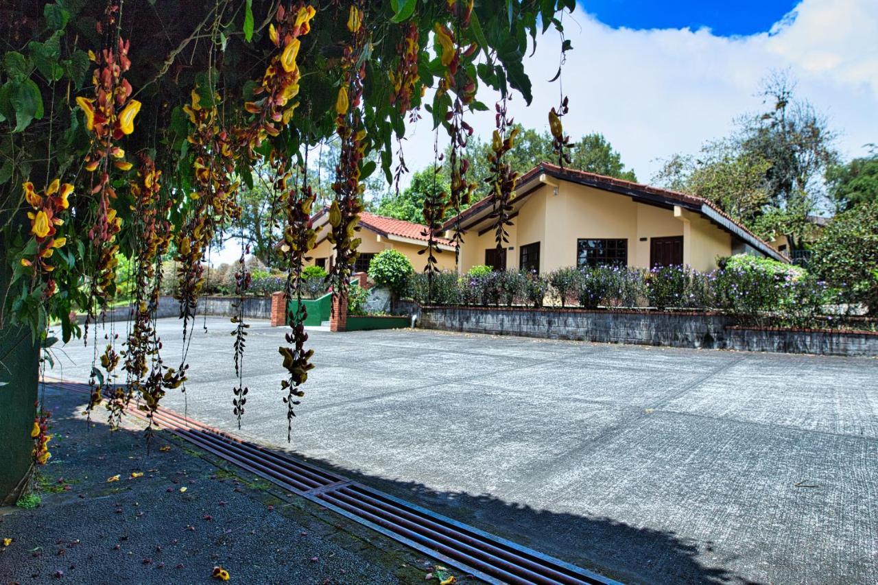 Hotel Villa Zurqui San Isidro  Экстерьер фото